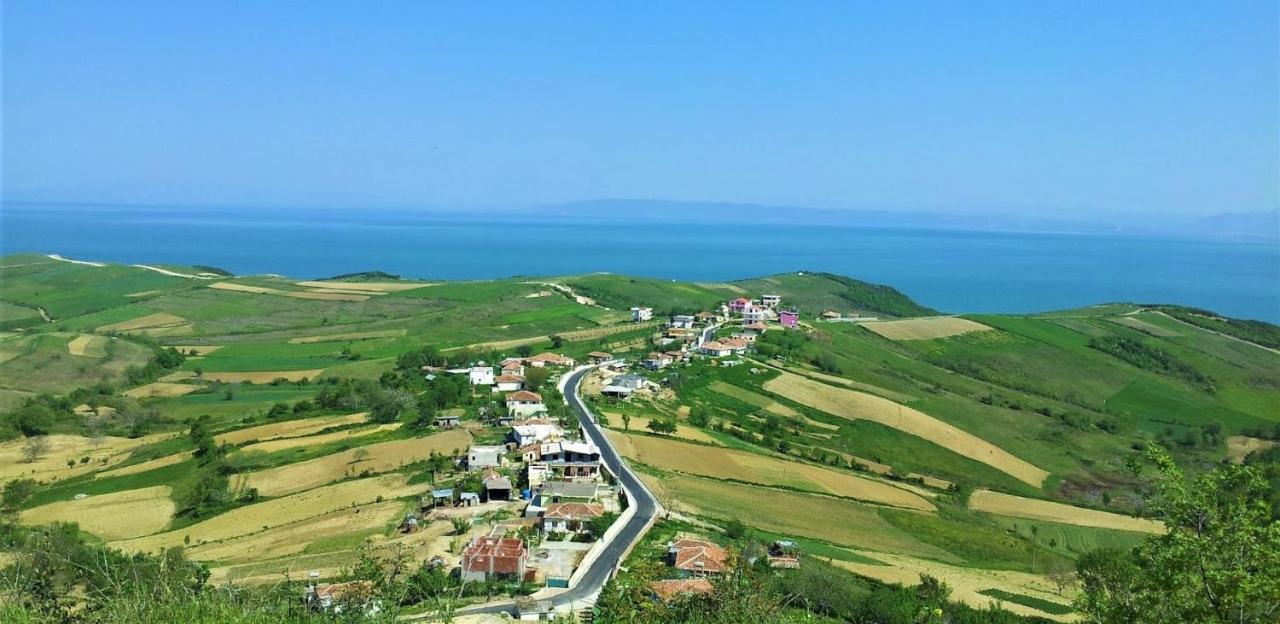 Duplex Seaview Condo Дуррес Екстер'єр фото